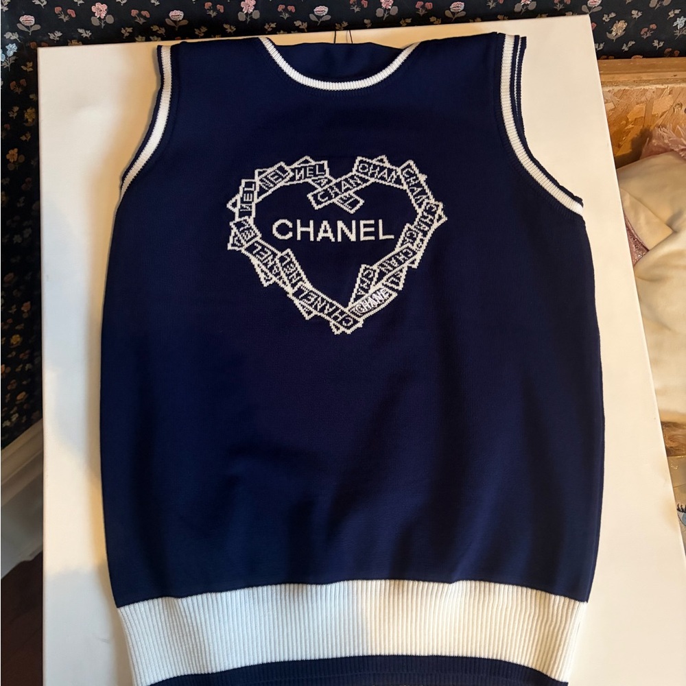 Navy Blue sleeveless knitted
